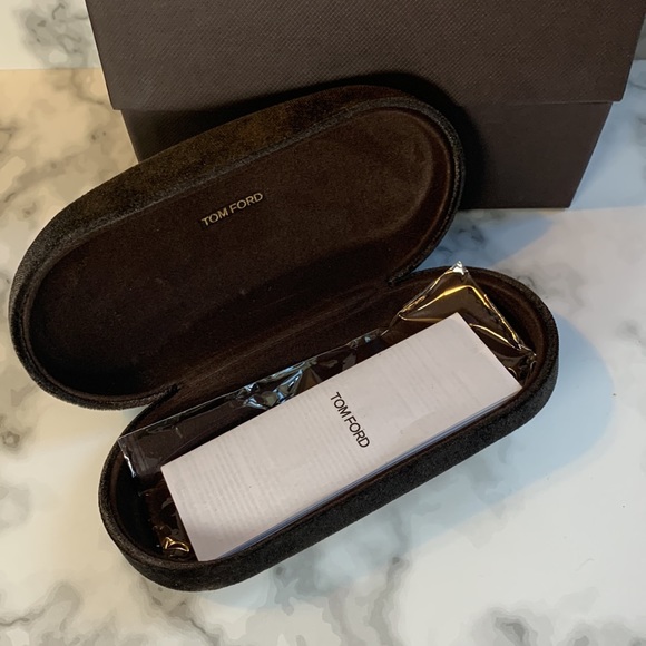 Tom Ford Brown Velvet Sunglasses Hard Case w Cloth and Box - Picture 6 of 14